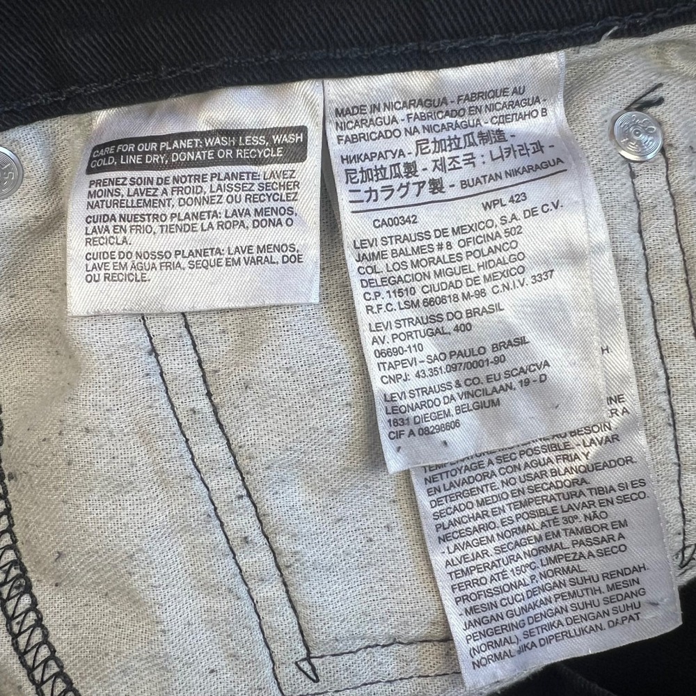 LEVI'S 541 Jeans Mens 42x32 Black Denim Holes Casual Comfort Stretch Paint Stain - Picture 14 of 16